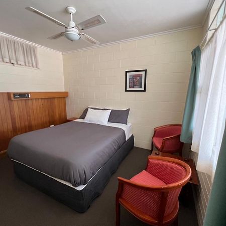 Glossop Motel Winkie Esterno foto