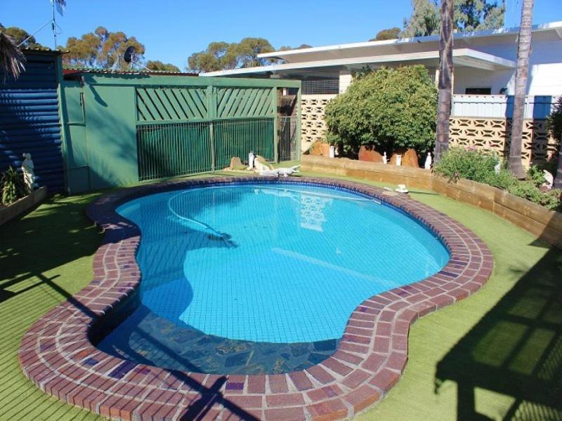 Glossop Motel Winkie Esterno foto