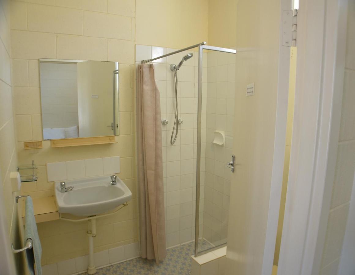 Glossop Motel Winkie Esterno foto
