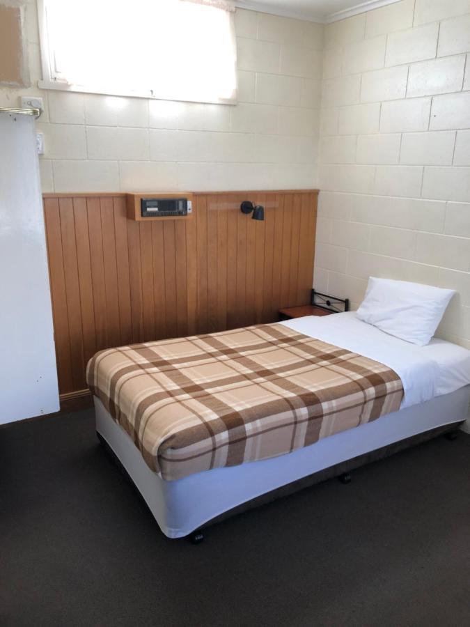 Glossop Motel Winkie Esterno foto
