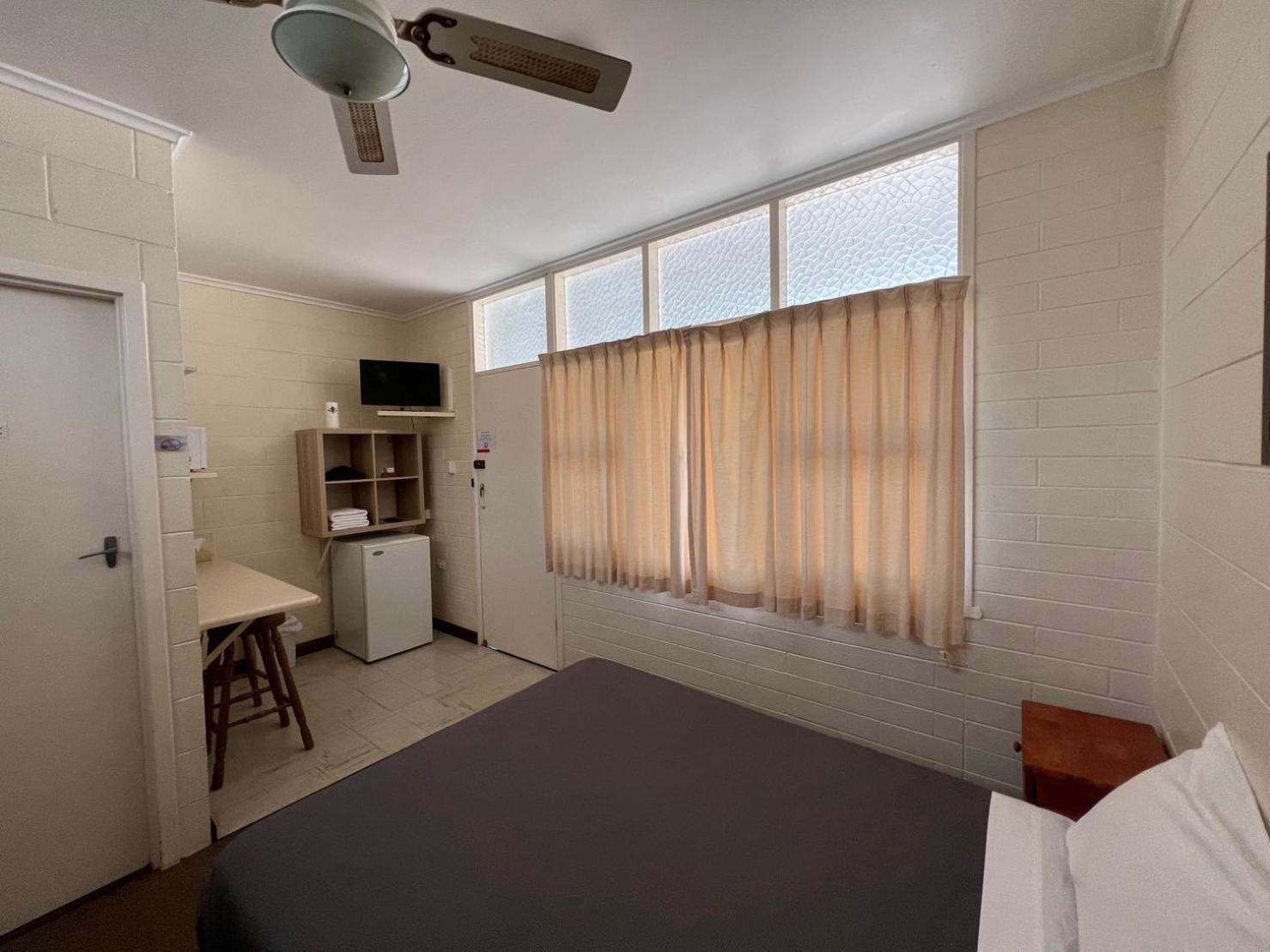 Glossop Motel Winkie Esterno foto