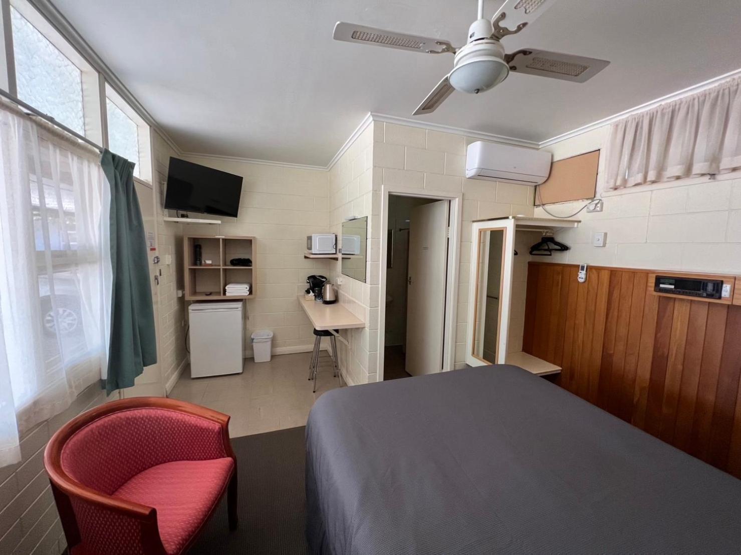 Glossop Motel Winkie Esterno foto